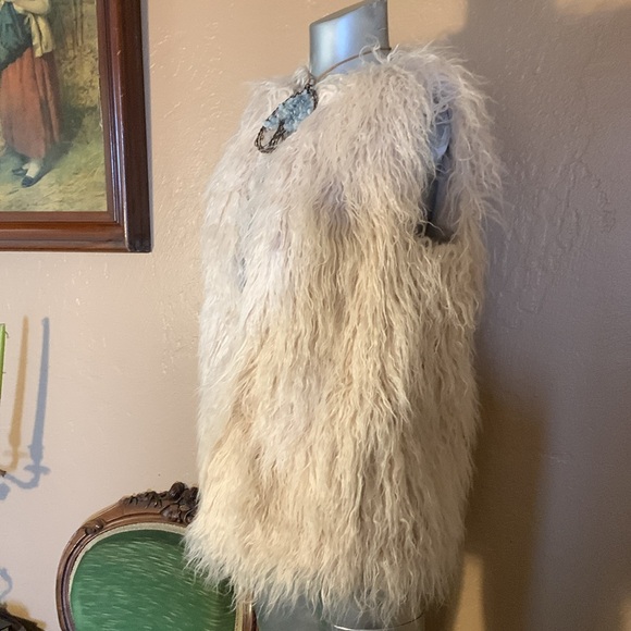 NWT Zara Trafaluc Cream Faux Fur Vest.  Sz S - Picture 6 of 6